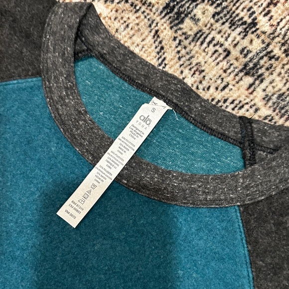 ALO Yoga Teal and Charcoal Sweatshirt - Picture 2 of 5